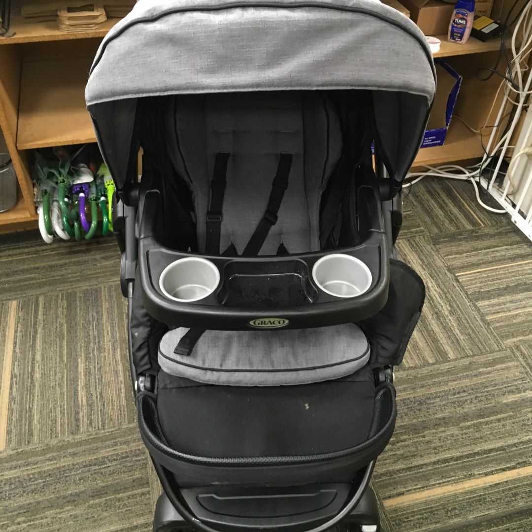 Graco Black 8FLAWED. Black and Gray Stoller