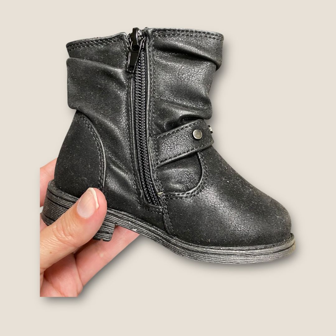 Rachel Shoes Black Zipper boots, 6