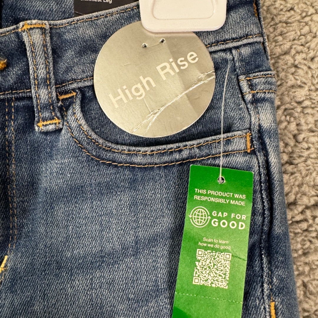 *NEW* GAP Blue Jeans, 6