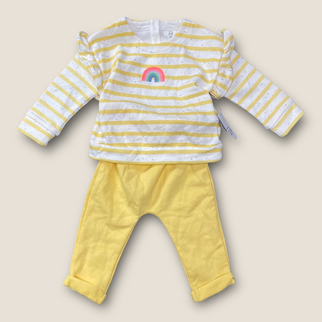 Baby GAP Yellow New with Tags 2pcs Yellow Outfit, 6mo